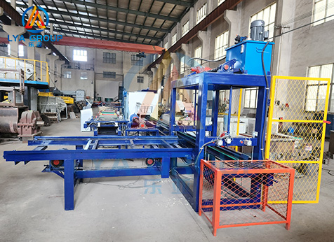 Retaining wall fully automatic production line